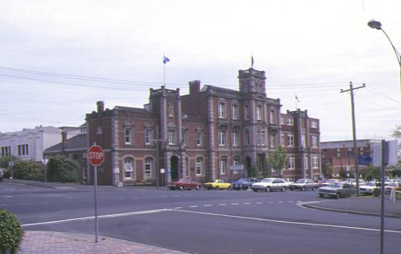 1 gordon technical college geelong front view dec1993