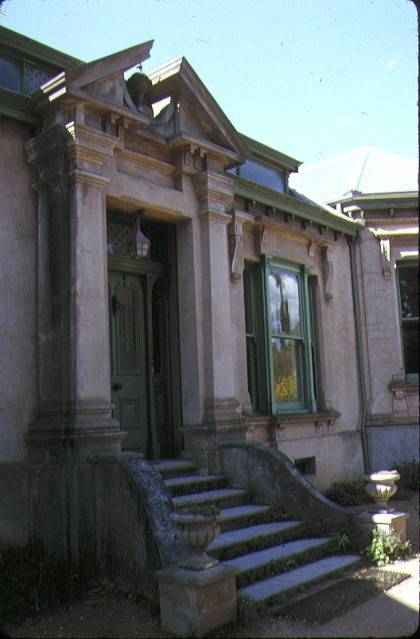 1 buda castlemaine entrance