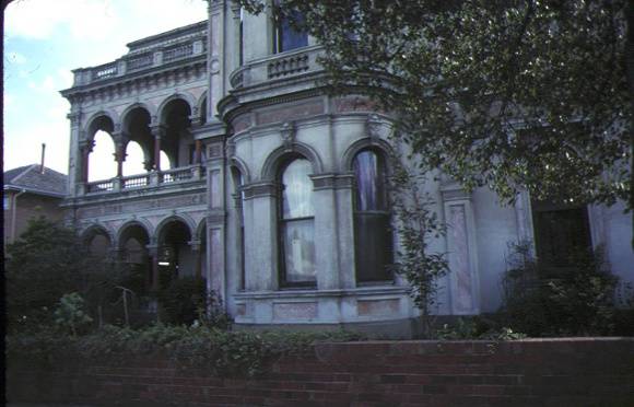 labassa caufield front view