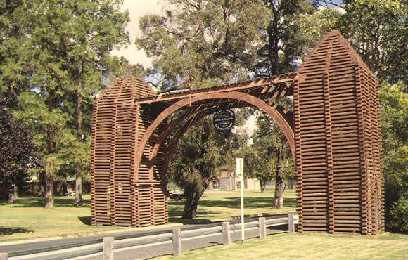 1 red gum memorial echuca front elevation
