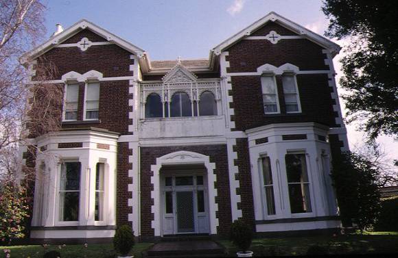 1 fernshaw western beach geelong front view aug1995