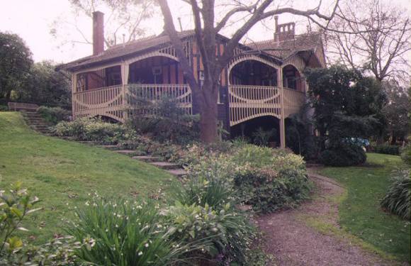 1 chadwick house eaglemont front view