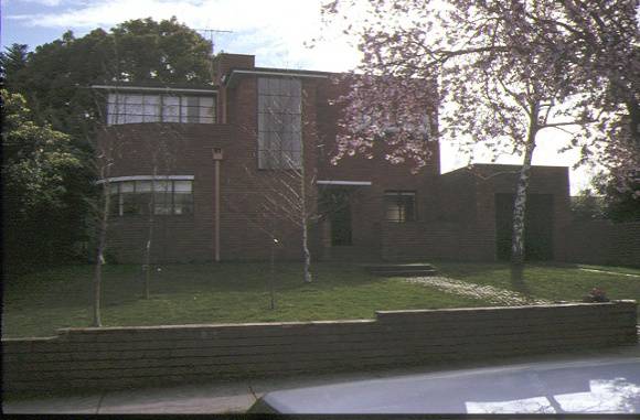 1 residence 2 riverview road essendon front view