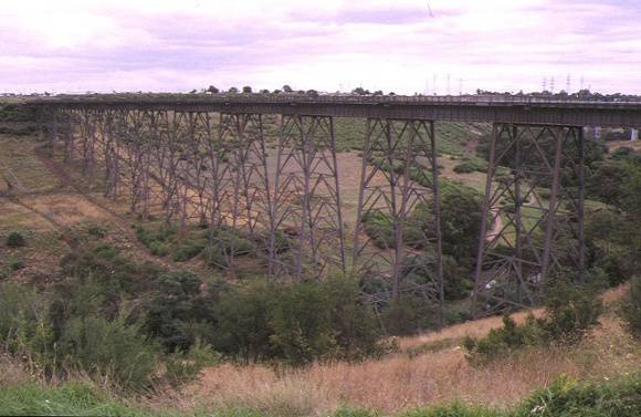 1 rail bridge albion viaduct over maribyrnong river keilor side view