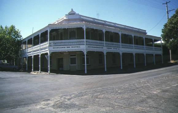 1 castlemaine coffee place templeton street castlemaine front view
