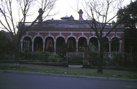 oxford isabella grove hawthorn front view