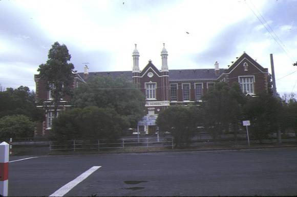 1 primary school number 1253 dorcas street south melbourne front view dec1984
