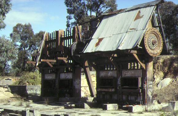 1 victoria hill mines bendigo machinery ruins