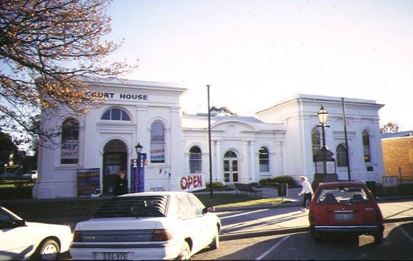 1 former heathcote court house & shire council chambers front view