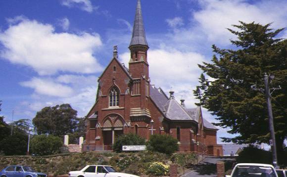 1 uniting church lyttleton street castlemaine frotn view nov1997