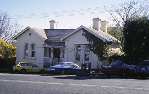 1 former gold warden's office hargraves street castlemaine front view sep1995