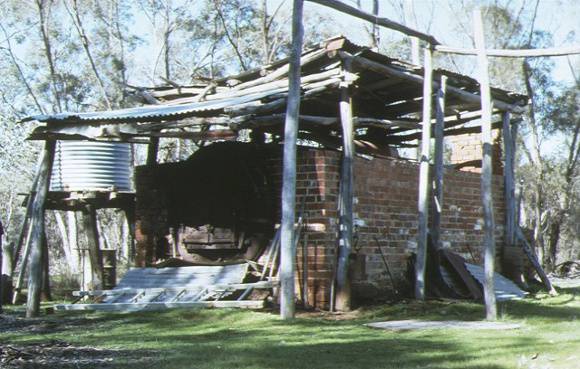 1 reudins eucalyptus distillery bendigo tennyson road bendigo front view