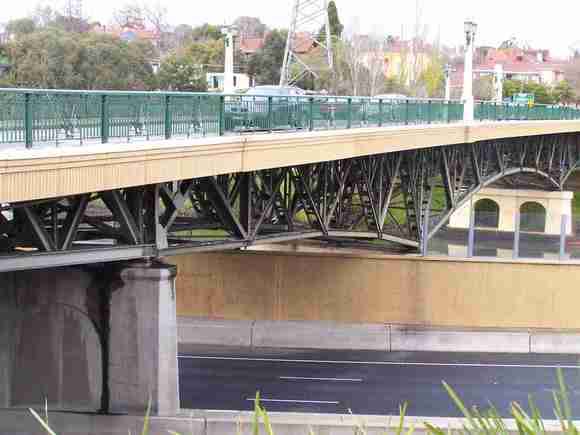 MacRobertson Bridge