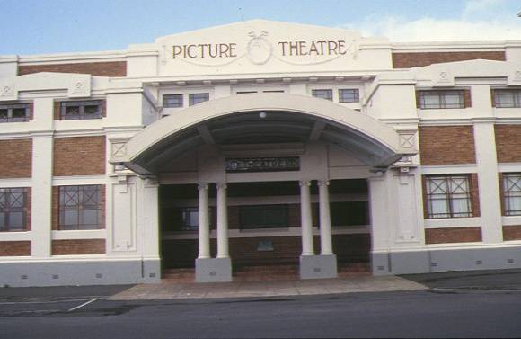 1 theatre royal & mechanics institute camperdown front view of theatre