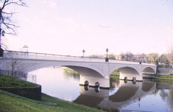 1 morell bridge over yarra river south yarra side view sep1998