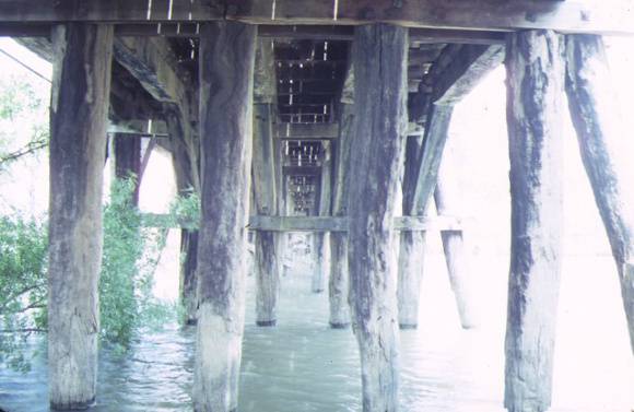chinamans bridge over goulbourn river negambie pylons dec1987
