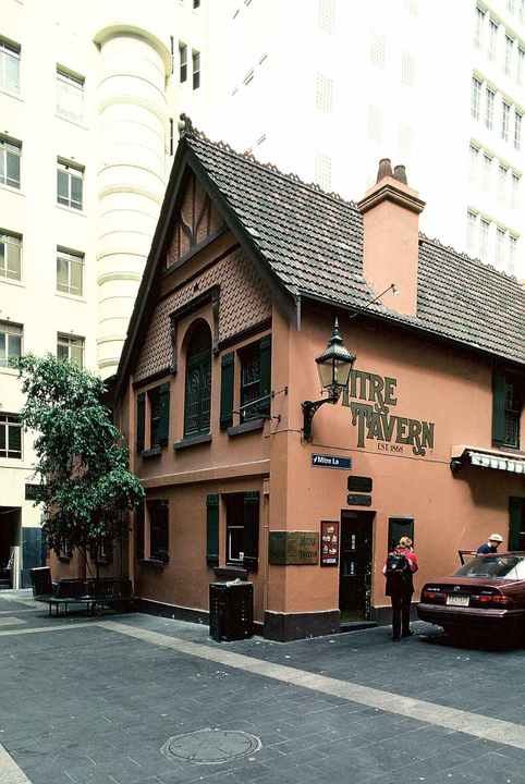 B0819  Mitre  Tavern