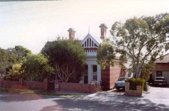 B6267 The Gables