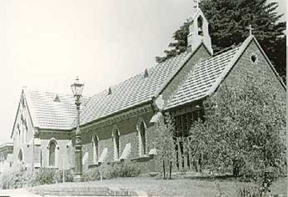 B2724 St Barnabas Church 