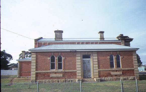 dunolly court house rear elevation aug1984