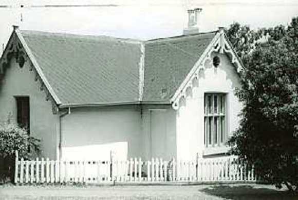 B1012   Lodge Of Invergowrie