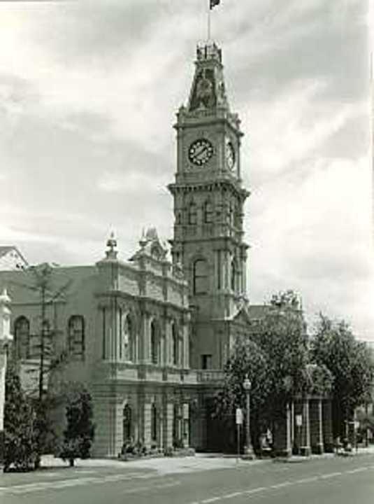 B2901 Town Hall Hawthorn