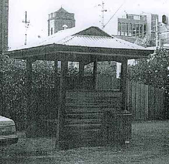 B7041 Tram Shelter 