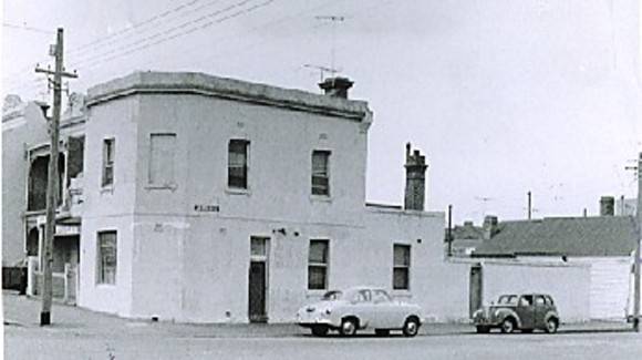 B0483 Cnr Drummond  & Curtain Sts Carlton