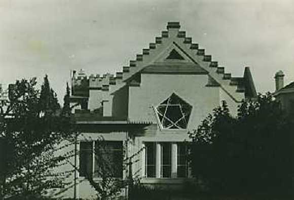 B2994 Hilton House