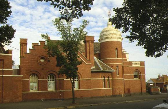 former flemington court house wellington street flemington tower side mar1990