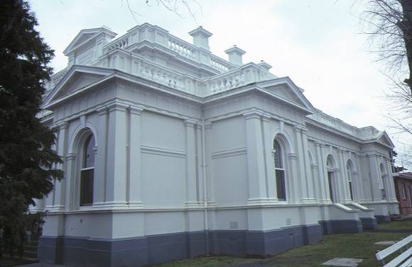 maryborough court house side view aug1984