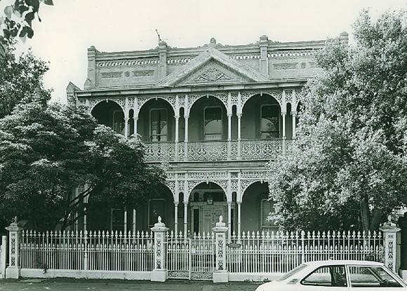 B1521 Eastcourt 54 Powlett St East Melbourne