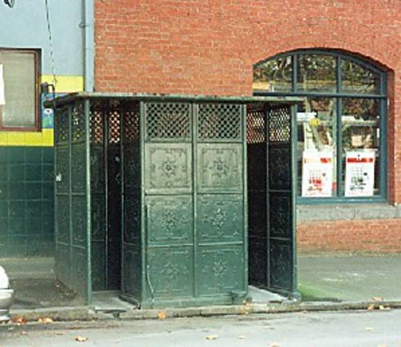 B6877 Cast Iron Public Urinal 