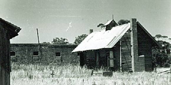 B3753 Police Stud Buildings