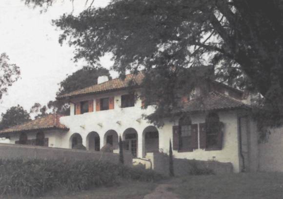 B4818 Bruce Manor