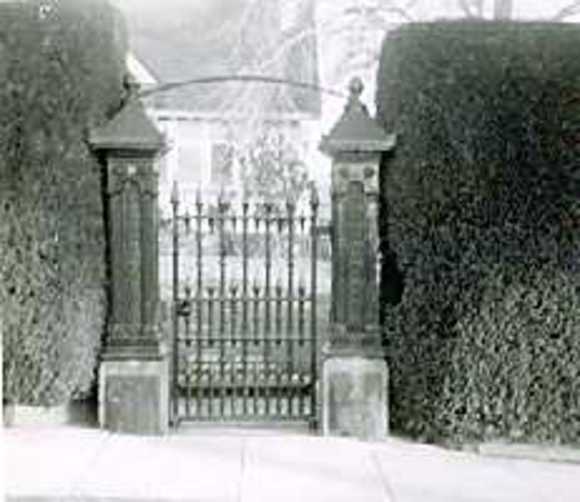 B3310 Gates 9 Lynedoch Avenue