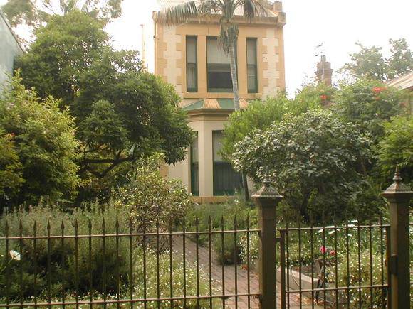 B3169  House 896 Swanston Street