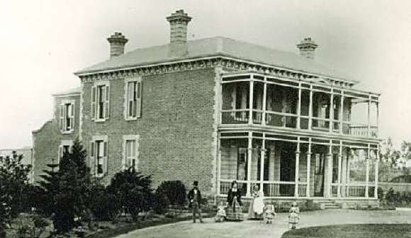 B3073 "Glenmoore" 1 St Georges Road Elsternwick