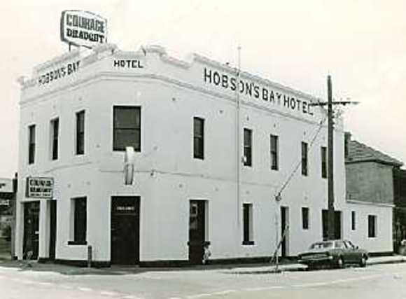 B4278 Hobson's Bay Hotel 