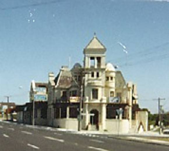 B5852 Mentone Hotel