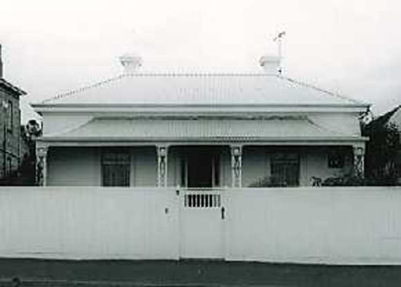 B0243  House12 The Strand Williamstown