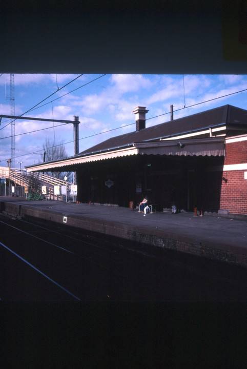 B5374 Footscray Railway Station 