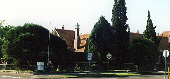 B5940 Former Essendon High School 