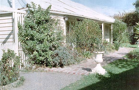 B1176 McCrae Homestead, 6 - 8 Charles St McCrae