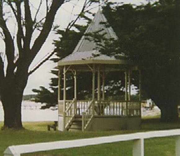 B4196 Bandstand 