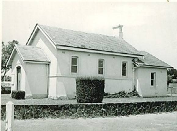 B1246 Old Court House 2 Main St Mornington