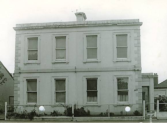 B0214 House 324 Albert Rd South Melbourne