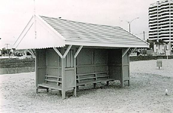 B5394 Edwardian Beach Shelter 