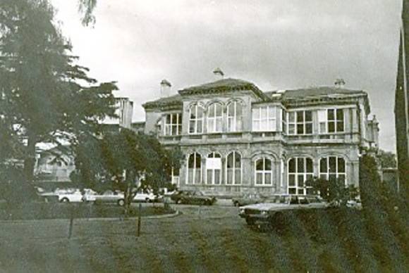 B1211 Sherren House & Mural, St Catherine's, Toorak