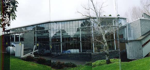 B7021 Harold Holt Memorial Swimming Pool